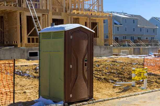 Best Portable restroom trailer rental  in Longwood, FL