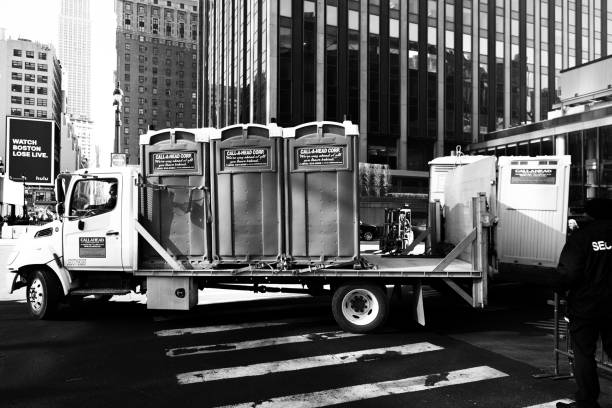 Best Portable restroom trailer rental  in Longwood, FL